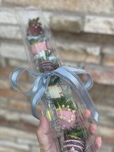Load image into Gallery viewer, Chocolate Dipped Strawberry Gift Box
