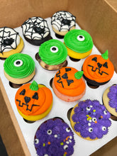 Load image into Gallery viewer, Halloween cupcake
