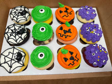 Load image into Gallery viewer, Halloween cupcake
