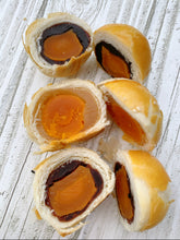 Load image into Gallery viewer, Taiwanese moon cake (egg puff)
