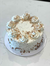 Load image into Gallery viewer, Italian Cream Cake
