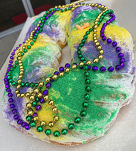 Load image into Gallery viewer, King Cake with Filling
