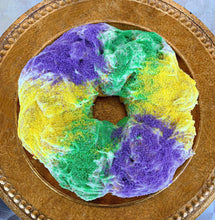 Load image into Gallery viewer, King Cake with Filling

