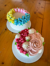 Load image into Gallery viewer, Flower decorated Cake
